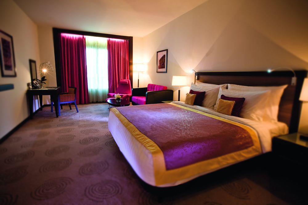 Avani Deira Dubai Hotel Room photo